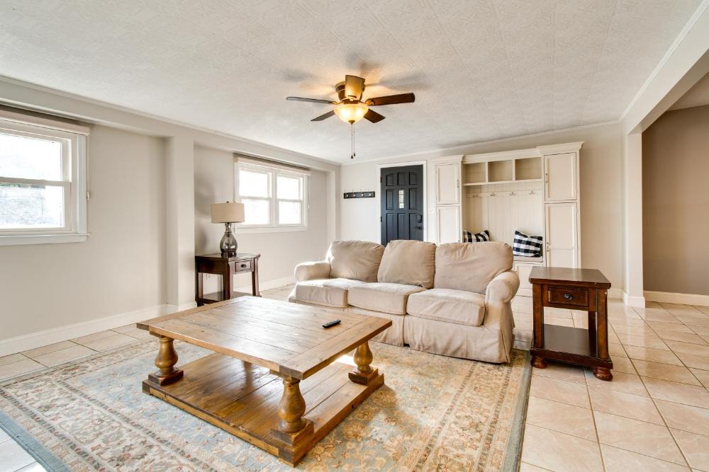 Updated Robinson Vacation Rental with Fireplace!